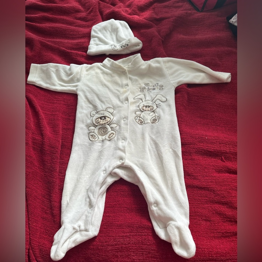 Winter pijama 0-3 months with matching hat